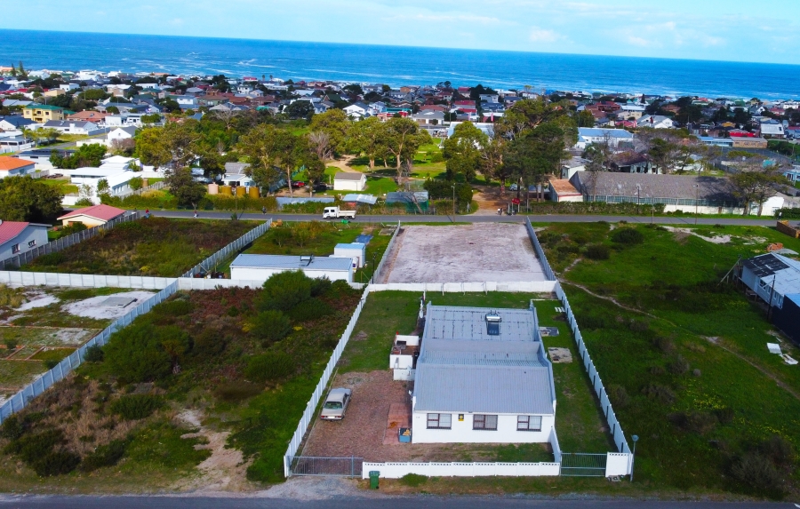 6 Bedroom Property for Sale in Kleinmond Western Cape